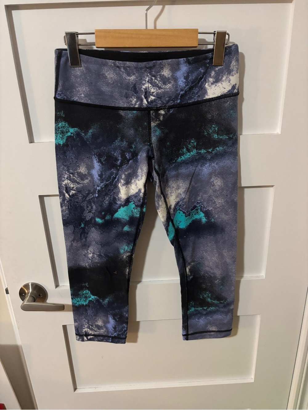 Lululemon Denim Luon Milky Way Galaxy Wunder Under Crop Tight Leggings Size 6